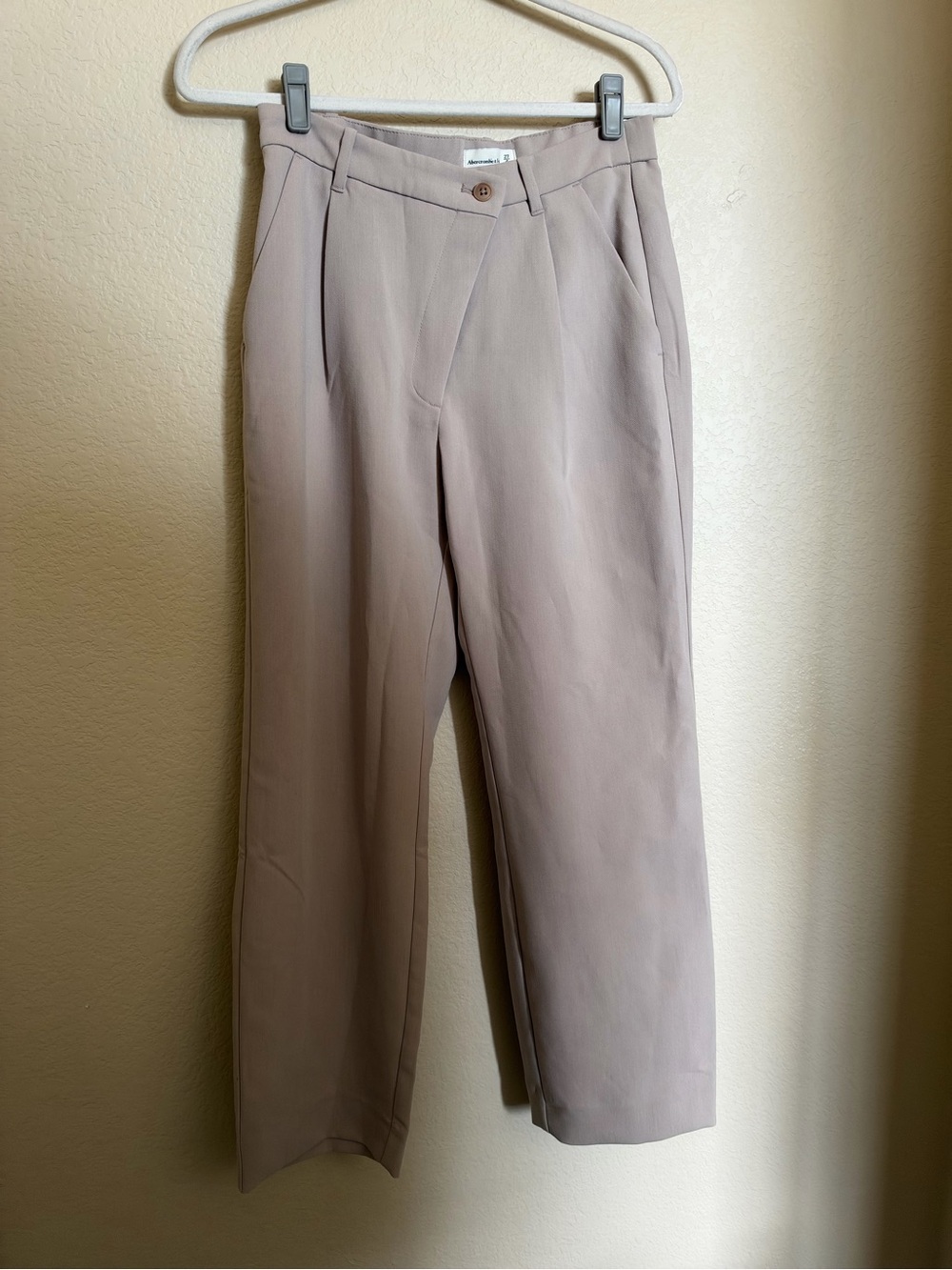 Abercrombie & Fitch Cross Waist Sloane Trouser Pant Sz 27 Short in Light Taupe